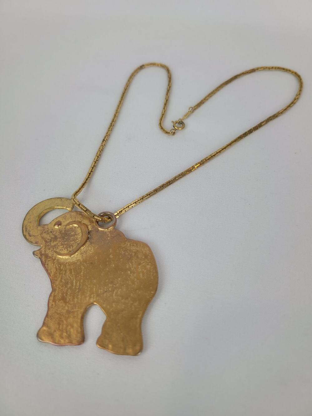 Vintage Casual Corner Large Brushed Gold Tone Elephant Pendant Necklace